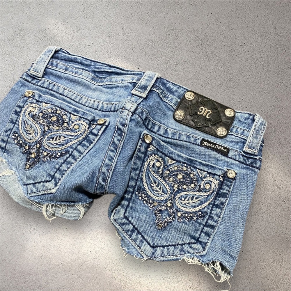 !! SOLD DO NOT BUY !! Miss Me Ultra Low Rise Micro Denim Shorts - Picture 4 of 6